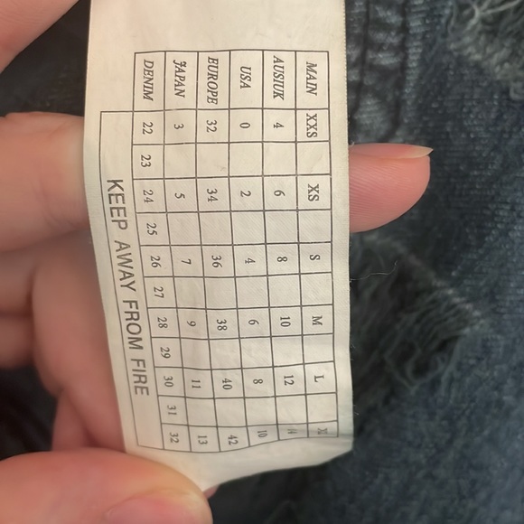 Aritzia - One Teaspoon junk yard distressed skirt in Black Oak Size 6 - Picture 11 of 11